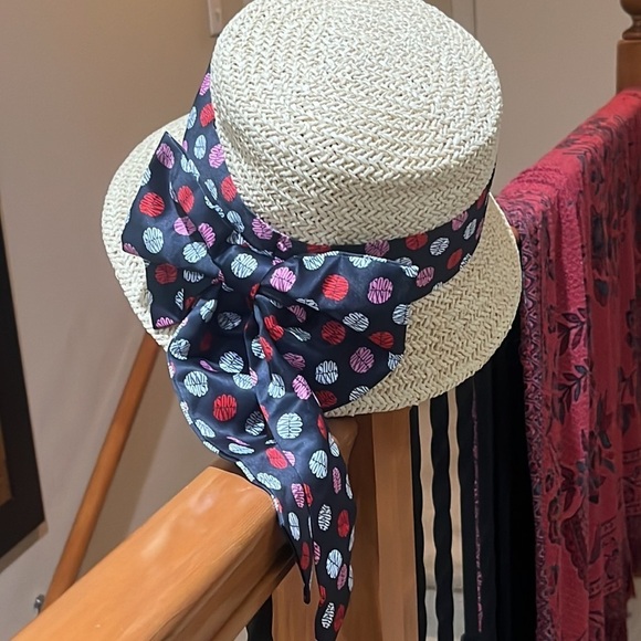 DISNEY MINNIE MOUSE STRAW SUN HAT, WITH MINNIE MOUSE BOW, SIGNATURE DOTS O/S main image 4